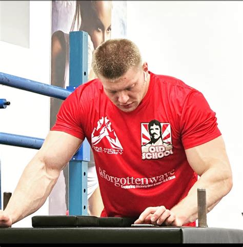 I am 78 kg and my lifts are as follows 30 kg 8 reps hammer curl. . R armwrestling